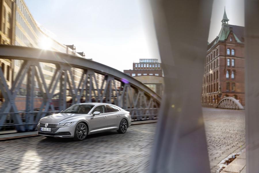 Volkswagen Arteon Elegance 2017 года  (WW) (фото 37 из 70)